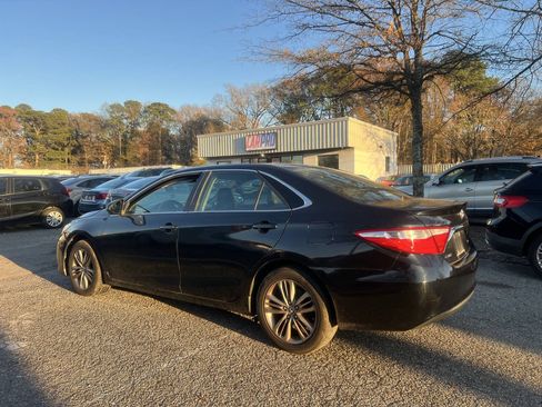 Used 2016 Toyota Camry SE FWD image 9
