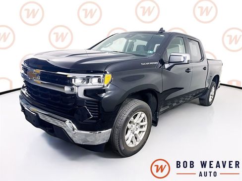 Used 2022 Chevrolet Silverado 1500 LT AWD/4WD image 3