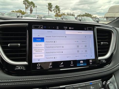 New 2026 Chrysler Pacifica Select image 50