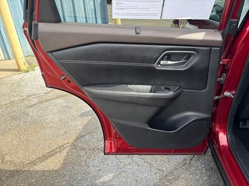 Used 2021 Nissan Rogue Platinum image 24