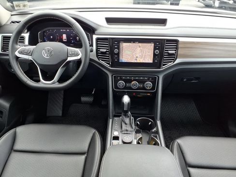 Used 2023 Volkswagen Atlas SEL AWD/4WD image 16