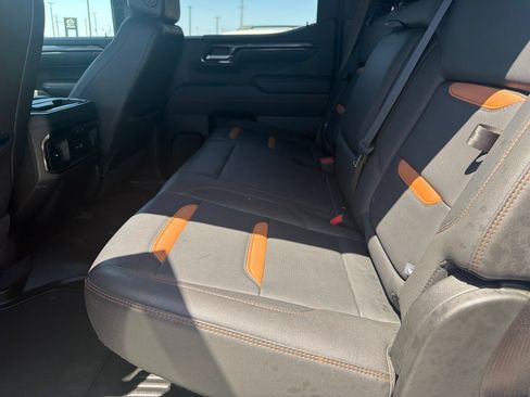 Used 2022 GMC Sierra 1500 AT4 w/ AT4 Preferred Package AWD/4WD image 9