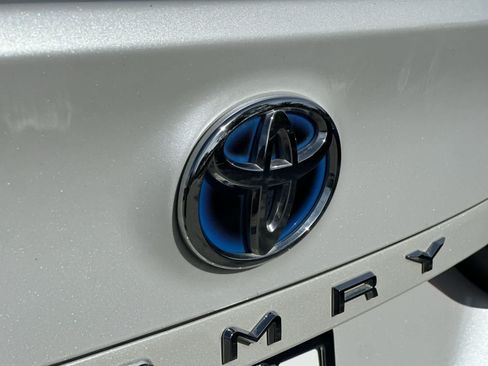 Used 2019 Toyota Camry XLE FWD image 10