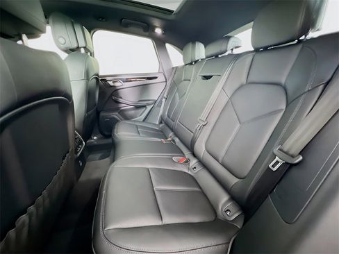 New 2026 Porsche Macan image 24
