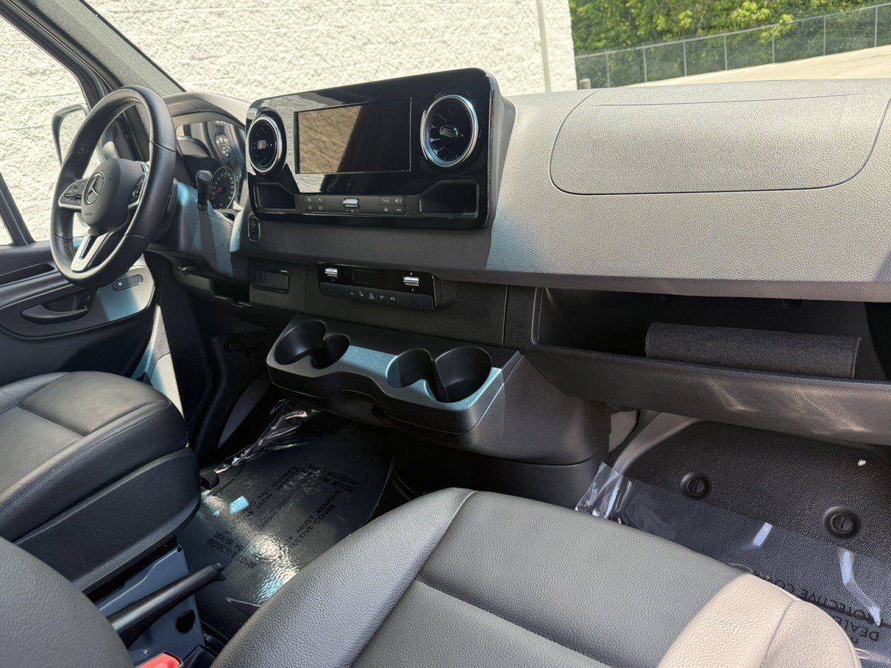 Used 2024 Mercedes-Benz Sprinter 2500 image 14