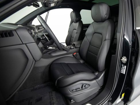 New 2026 Porsche Cayenne image 16
