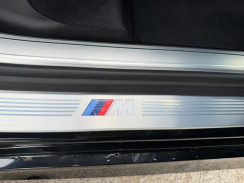 Used 2021 BMW 750i xDrive w/ Executive Package image 21