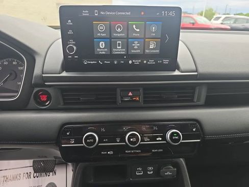 Used 2025 Honda Pilot Touring image 21