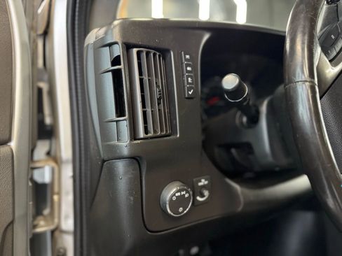 Used 2017 Chevrolet Express 2500 RWD image 10