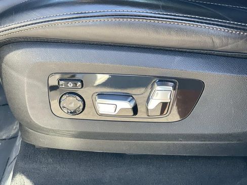 Used 2023 BMW X7 xDrive40i w/ Premium Package image 19