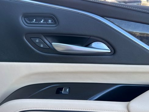 Used 2023 Cadillac Escalade ESV Premium Luxury image 19