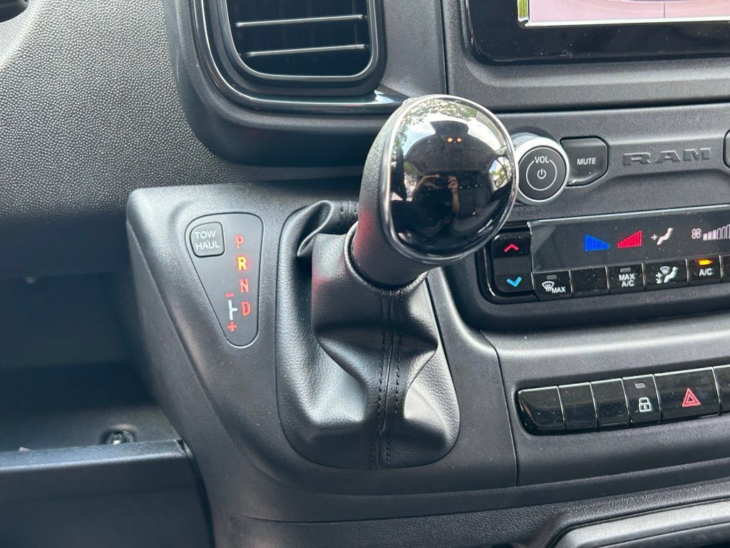 New 2024 RAM ProMaster 2500 w/ Upfitter's Prep Package FWD image 15