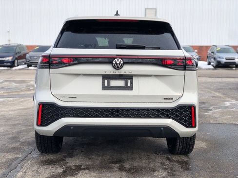 New 2026 Volkswagen Tiguan SEL R-Line image 5