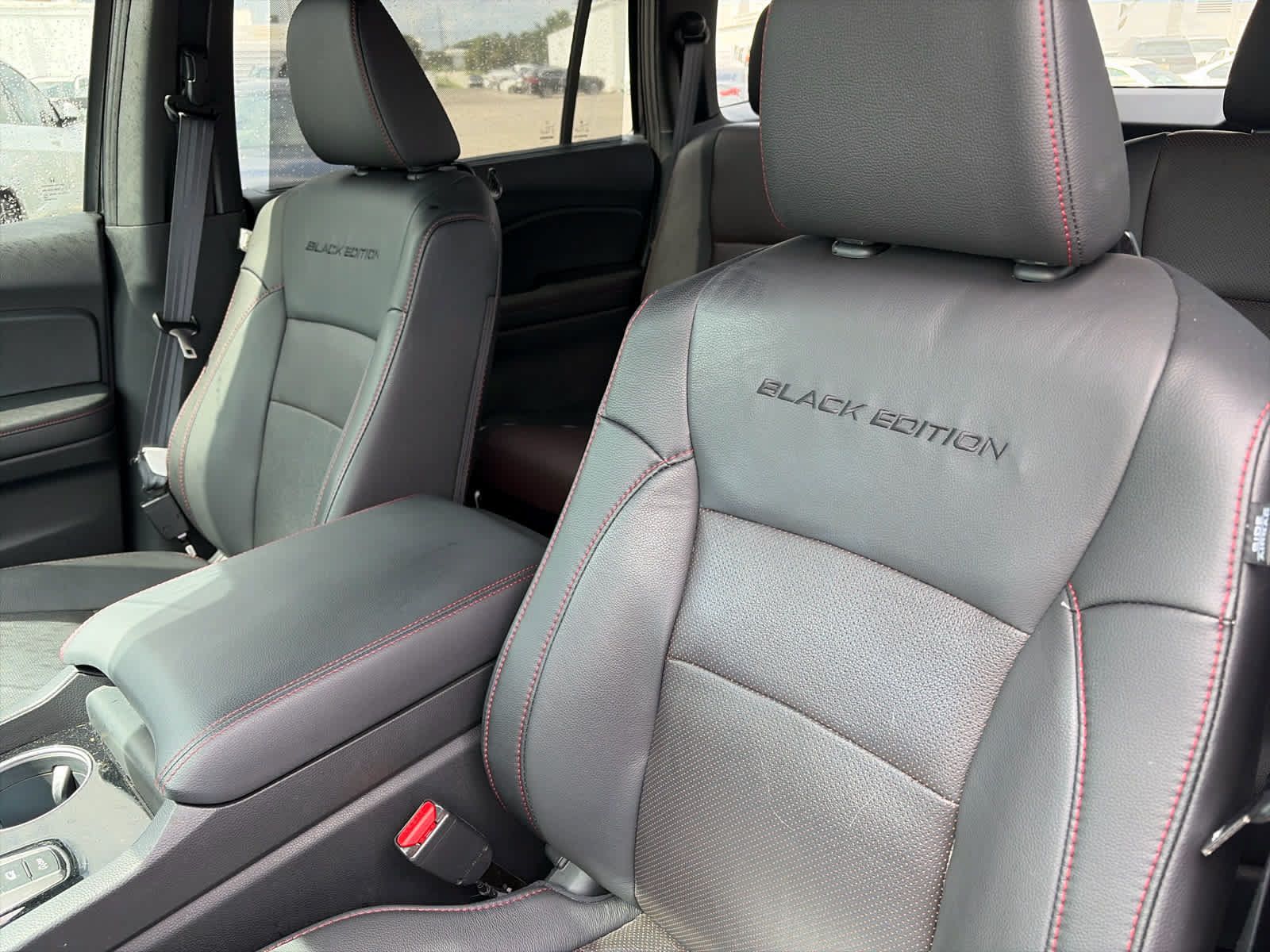Used 2025 Honda Passport Black Edition image 9