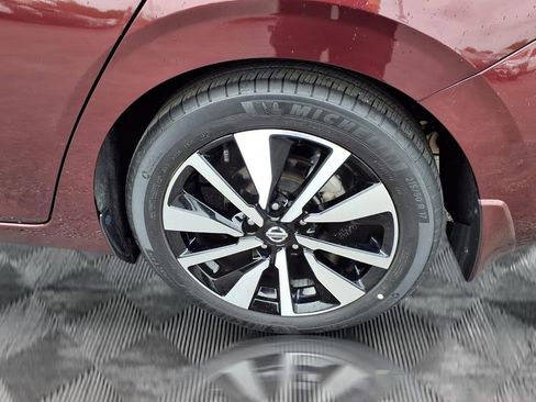 Used 2021 Nissan Sentra SV w/ SV Premium Package FWD image 21