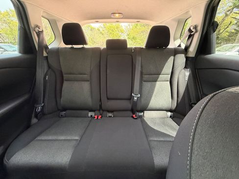 Used 2025 Nissan Rogue SV AWD/4WD image 40