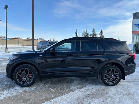 New 2026 Ford Explorer ST-Line w/ ST-Line Street Pack AWD/4WD image 3