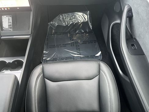 Used 2024 Tesla Model 3 Long Range AWD/4WD image 18
