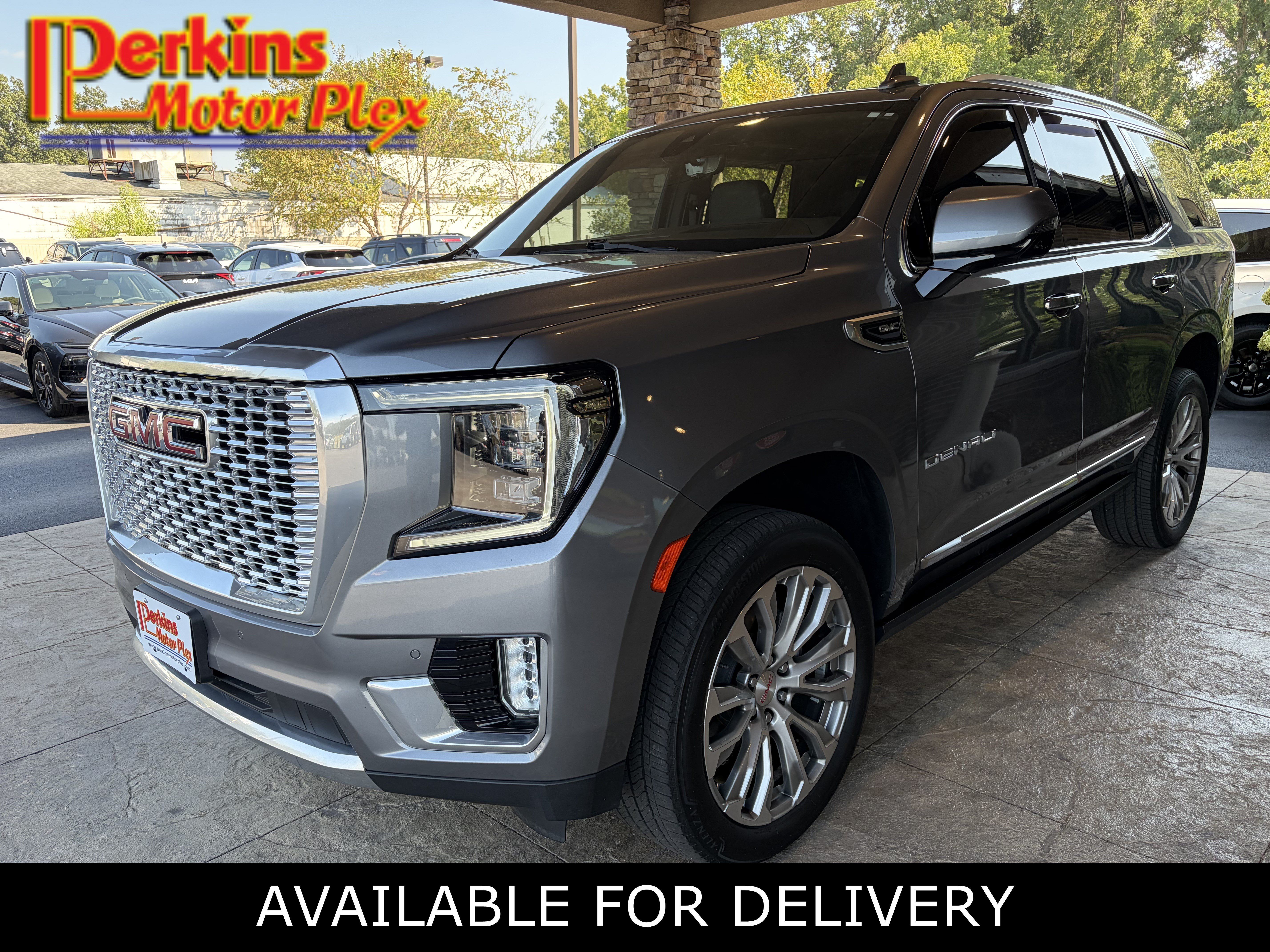 Used 2021 GMC Yukon Denali w/ Denali Premium Package AWD/4WD image 1