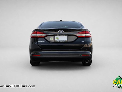 Used 2017 Ford Fusion SE FWD image 7