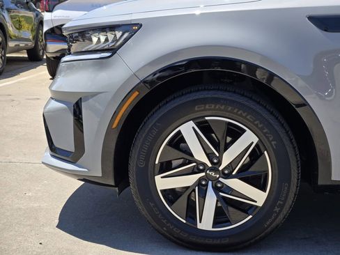 Used 2023 Kia Sorento EX w/ Panoramic Sunroof Package FWD image 14