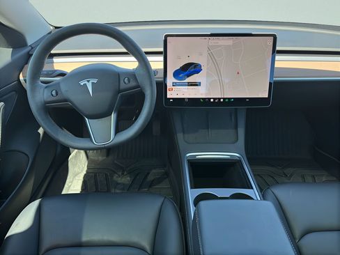 Used 2021 Tesla Model 3 Standard Range Plus RWD image 15