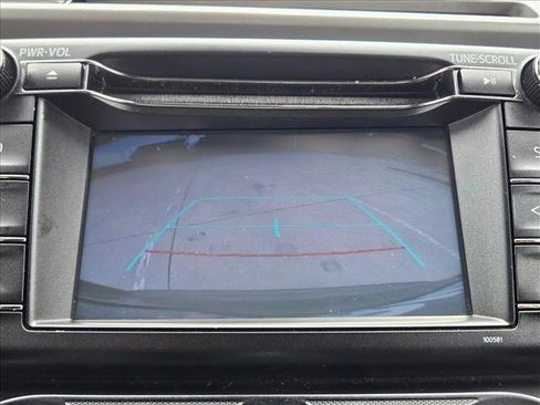 Used 2018 Toyota RAV4 LE FWD image 11