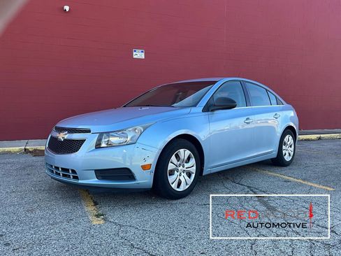 Used 2012 Chevrolet Cruze LS image 1