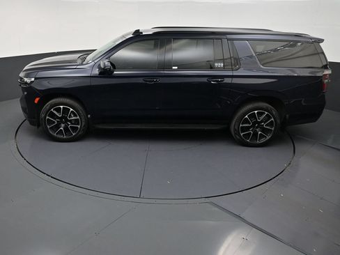 Used 2024 Chevrolet Suburban RST w/ Luxury Package RWD image 13