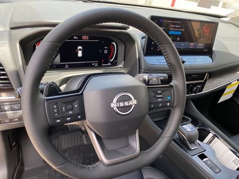 New 2026 Nissan Rogue Platinum AWD/4WD image 12