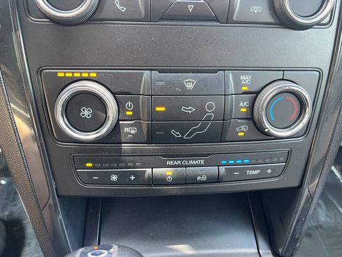 Used 2018 Ford Explorer FWD image 23