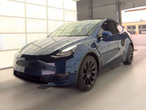 Used 2022 Tesla Model Y Long Range AWD/4WD image 4