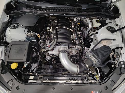 Used 2015 Chevrolet SS RWD image 4