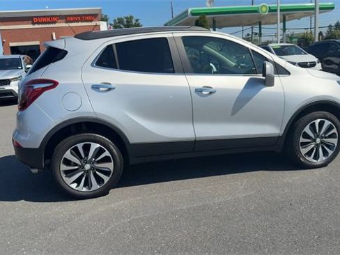 Certified 2022 Buick Encore Preferred w/ Safety Package image 9