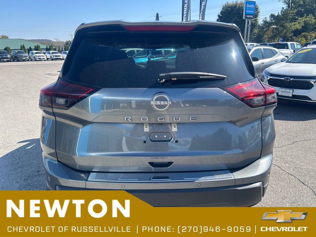 Used 2025 Nissan Rogue SV FWD image 13