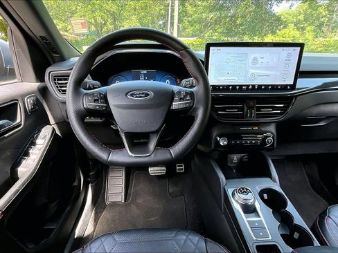 Used 2024 Ford Escape ST-Line Elite w/ Premium Technology Package AWD/4WD image 8
