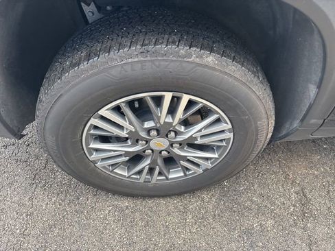 Used 2025 Chevrolet Traverse LT image 25