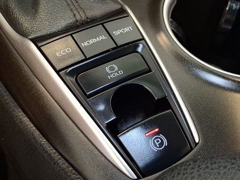 Used 2021 Toyota Camry XLE AWD/4WD image 24