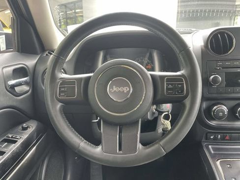Used 2014 Jeep Patriot Latitude w/ All Weather Capability Group AWD/4WD image 14
