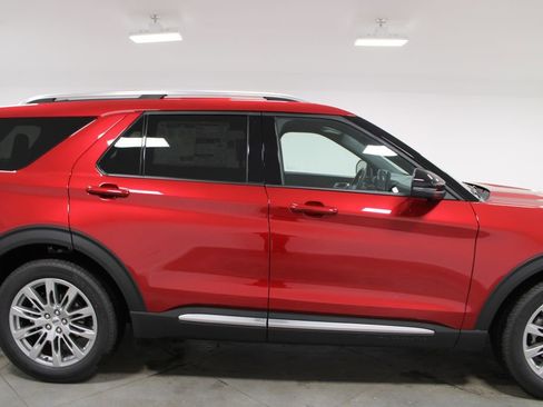 New 2026 Ford Explorer Platinum image 10