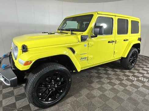 Used 2024 Jeep Wrangler Unlimited Sahara AWD/4WD image 8