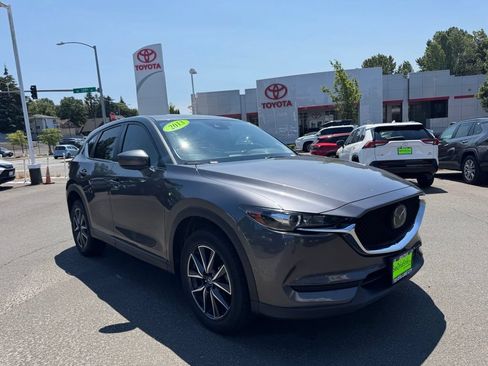 Used 2018 MAZDA CX-5 Touring FWD image 1