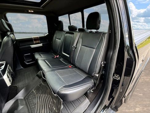 Used 2019 Ford F150 Lariat w/ Equipment Group 502A Luxury AWD/4WD image 25