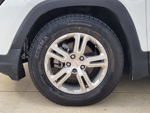 Used 2022 GMC Terrain SLE w/ Driver Convenience Package FWD image 12