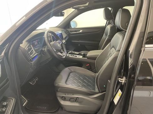 Used 2024 Volkswagen Atlas Cross Sport SEL Premium R-Line image 7