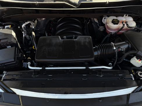 Used 2025 GMC Yukon XL Denali AWD/4WD image 32
