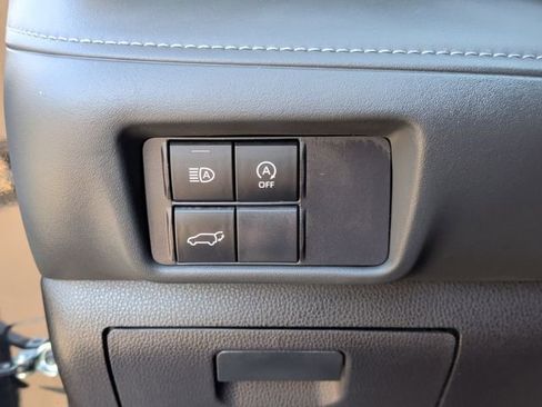 Certified 2025 Toyota Highlander XLE image 24