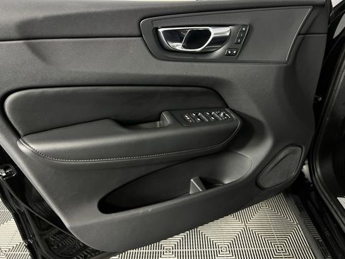 Used 2025 Volvo XC60 B5 Plus image 25