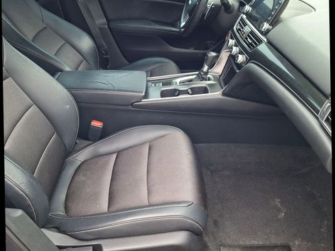 Used 2018 Honda Accord Sport image 11
