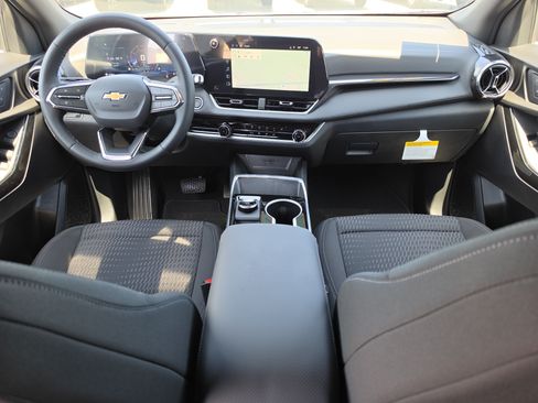 New 2027 Chevrolet Equinox LT FWD image 17